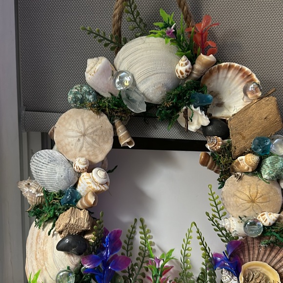 handmade decorative wreath - Picture 3 of 4